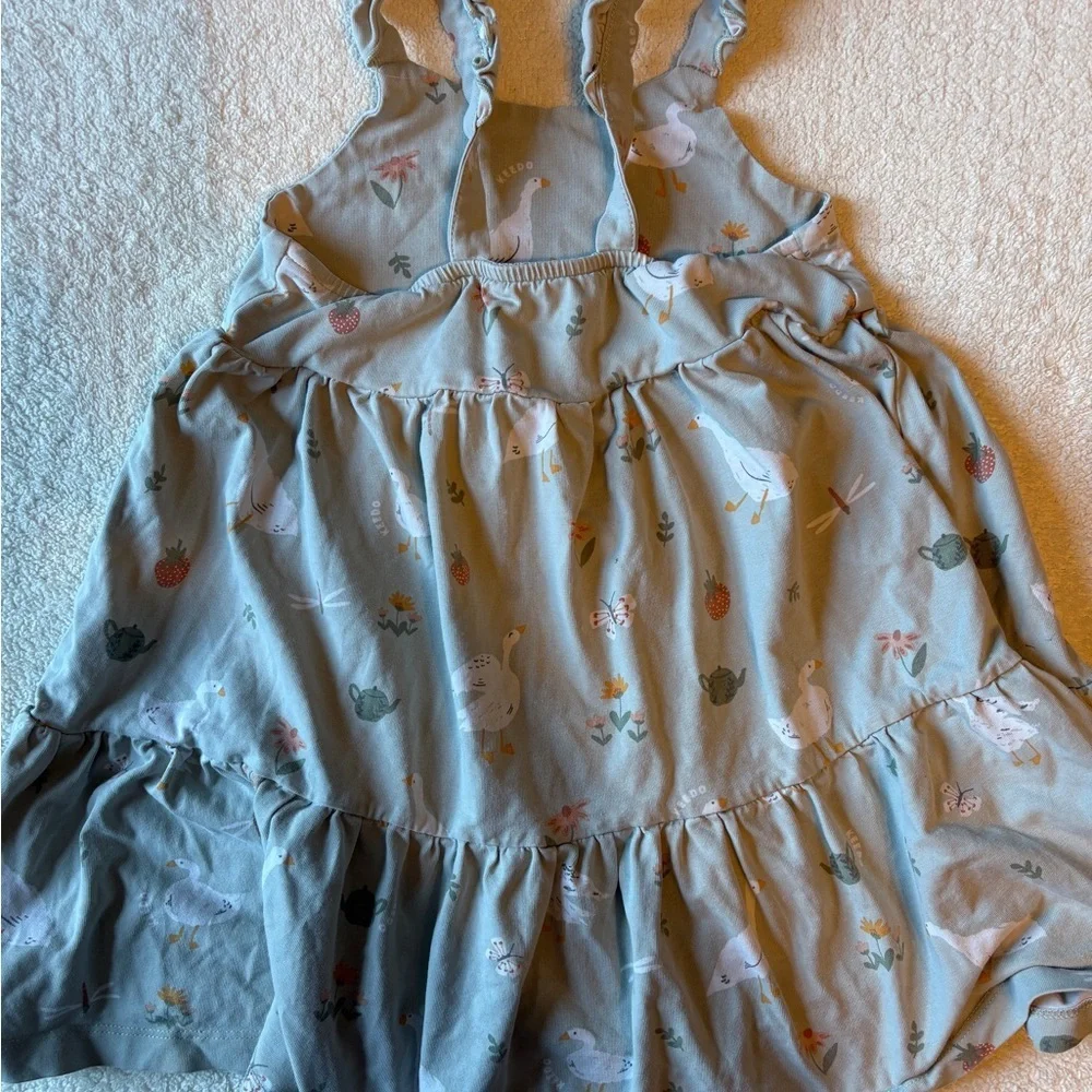 Keedo Sz 3/4 Tiered Dress, Duck Teapot Design. Very soft. Pale green